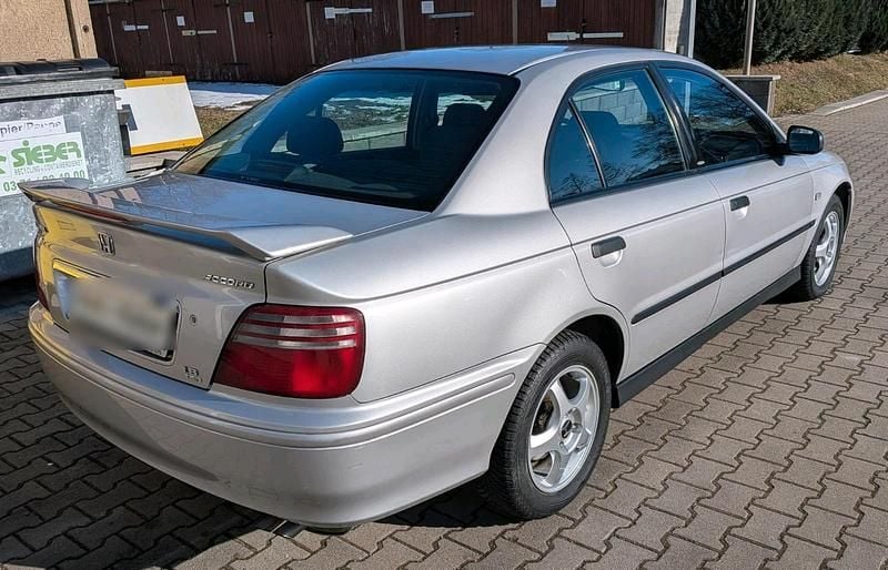 Gebraucht Honda Accord 135 PS (99 kW) 2000 Silber Limousine
