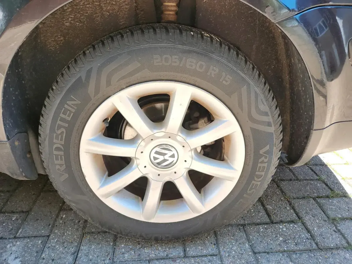 Gebraucht VW Passat 131 PS (96 kW) 2004 Schwarz Kombi
