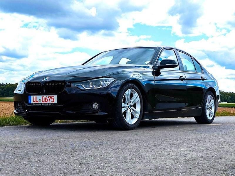 Schwarz ii Gebraucht 2013 BMW 320 Performance Limousine | 10.990 € (Fairer Preis) - Bild 1/4