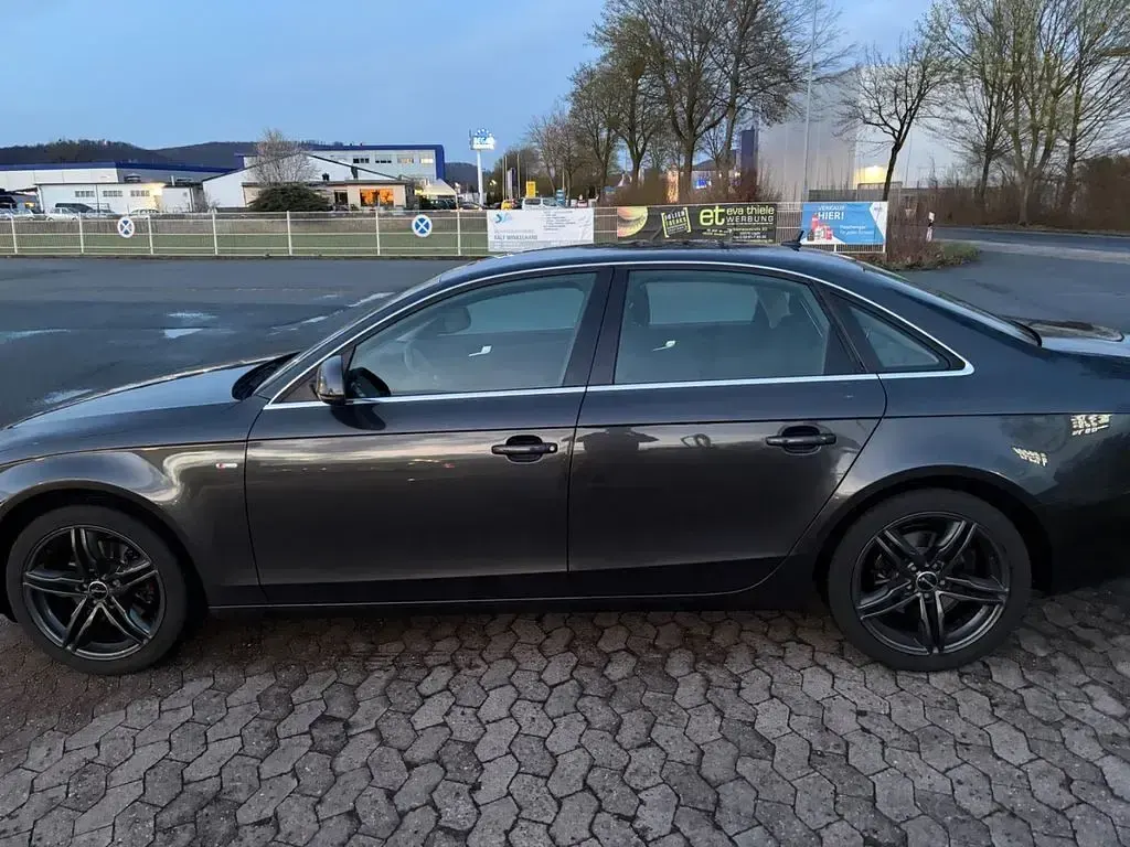 Gebraucht Audi A4 Attraction 160 PS (117 kW) 2008 Schwarz Limousine
