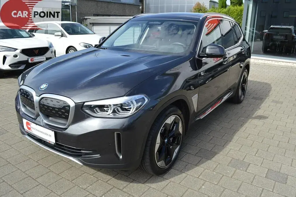Gebraucht BMW iX3 Impressive 210 kW (286 PS) 2021 Sophistograu brillanteffekt metalli SUV