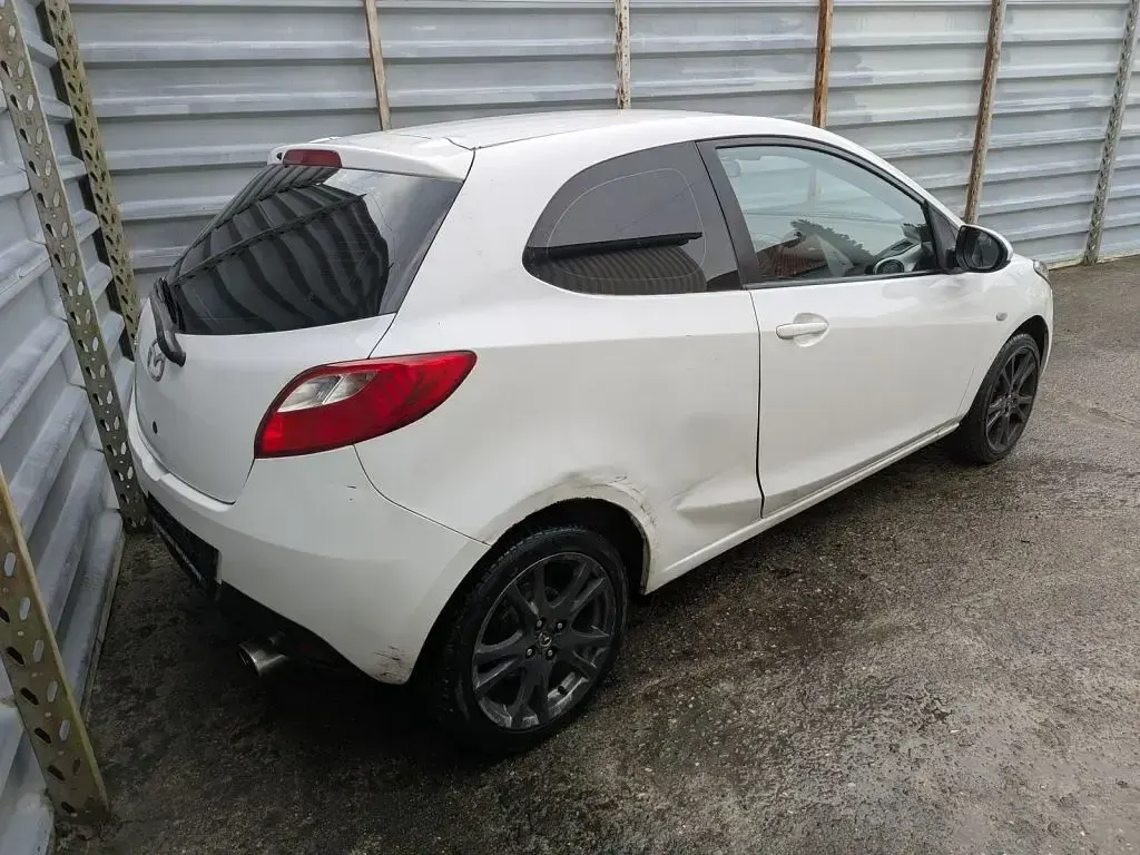 Usata Mazda 2 86 CV (63 kW) 2009 Bianco Utilitaria
