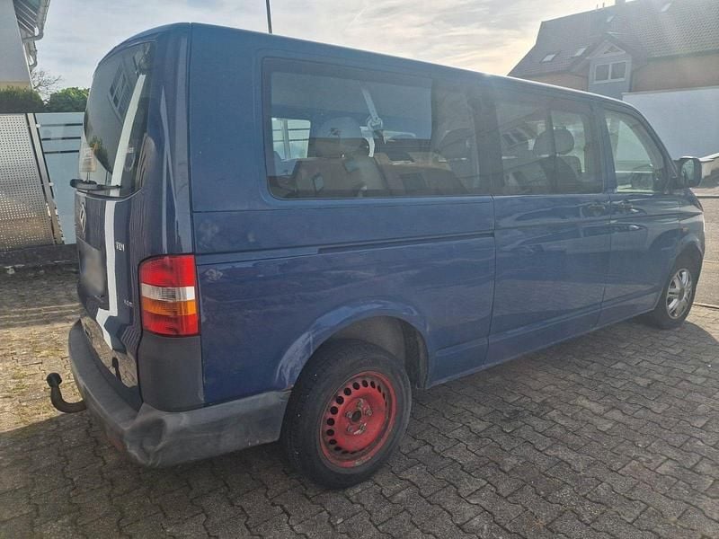 Second-hand VW Transporter 105 CP (77 kW) 2005 Albastru Van