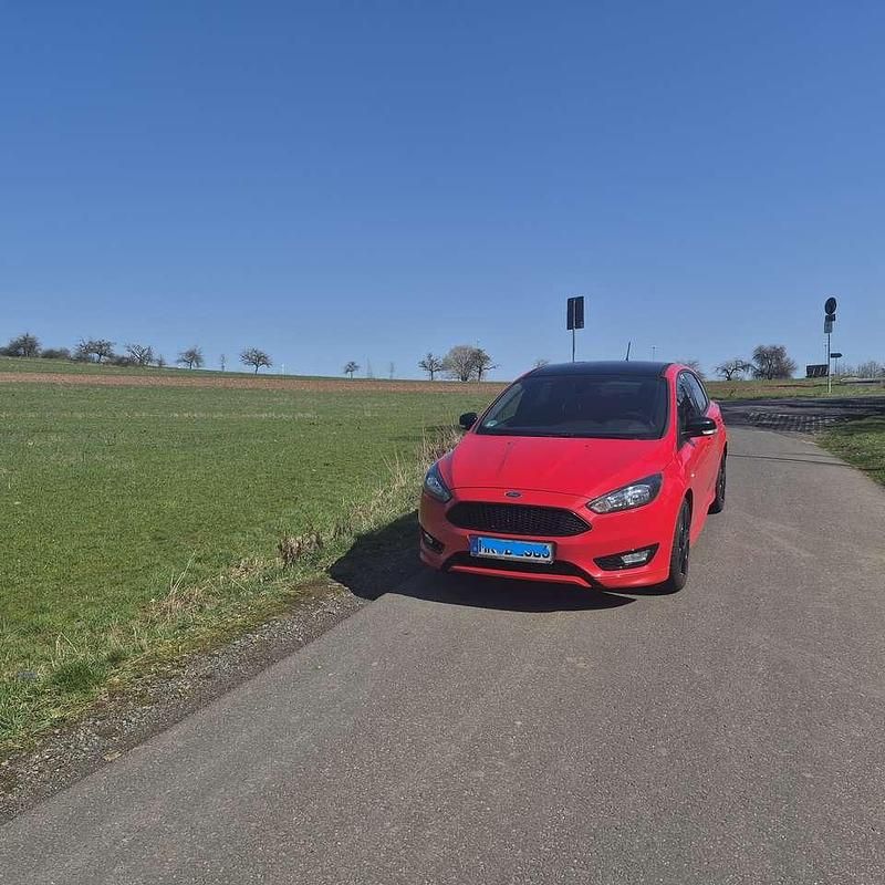 Gebraucht Ford Focus ST-Line 182 PS (133 kW) 2018 Rot Limousine