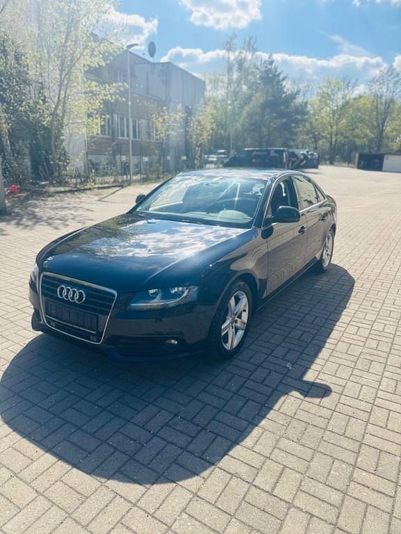 Second-hand Audi A4 Ambiente 160 CP (117 kW) 2008 Negru Berlinǎ