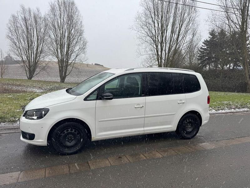 Gebraucht VW Touran 105 PS (77 kW) 2011 Weiß Van / Kleinbus