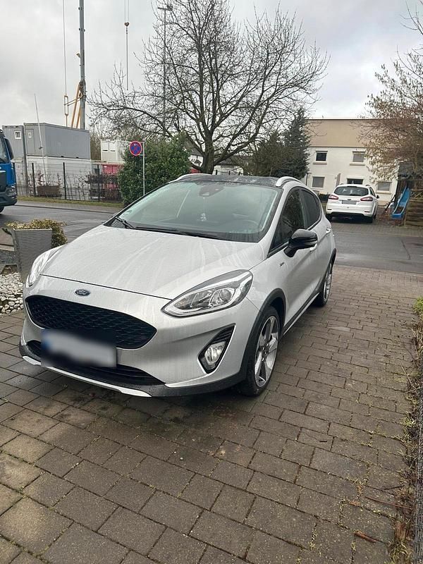 Gebraucht Ford Fiesta Active 101 PS (74 kW) 2019 Silber Kleinwagen