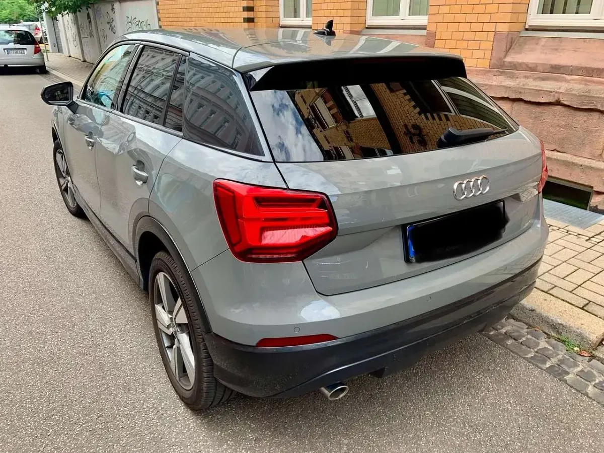 Gebraucht Audi Q2 Sport 116 PS (85 kW) 2018 Grau SUV