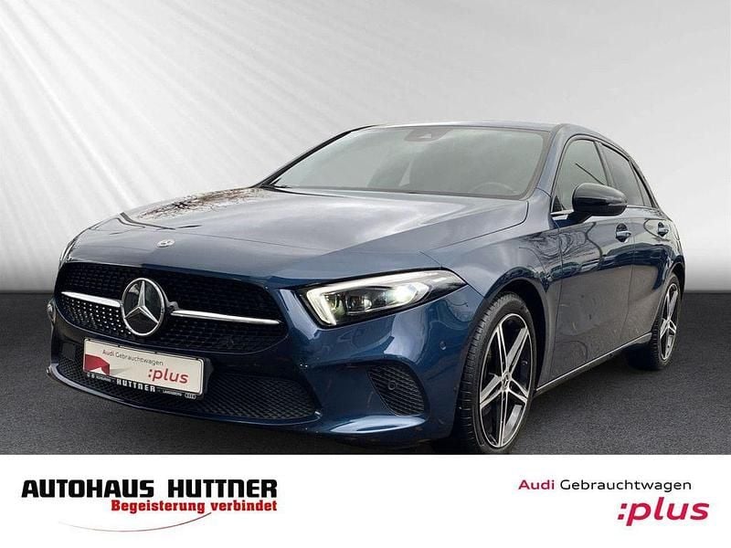 Denimblau (metallic) Gebraucht 2020 Mercedes A180 Progressive Limousine | 21.899 € (Fairer Preis) - Bild 1/4