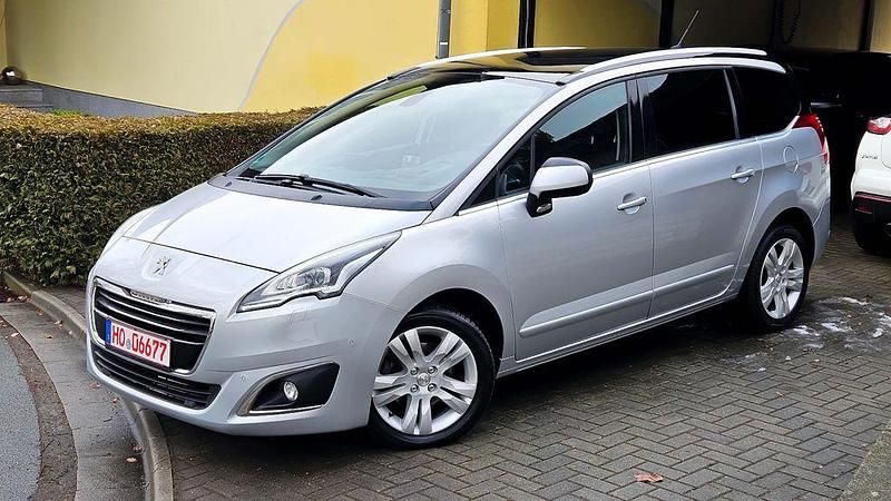Gebraucht Peugeot 5008 Allure 150 PS (110 kW) 2016 Silber Van / Kleinbus