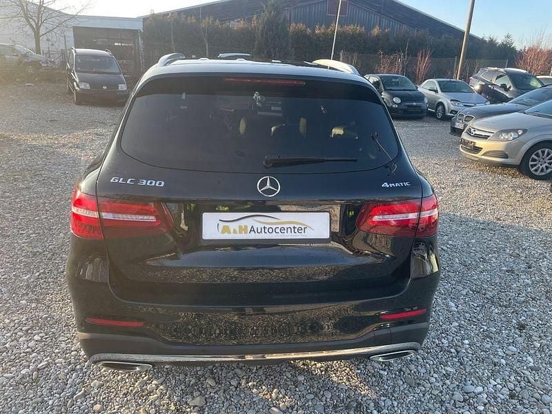 Gebraucht Mercedes GLC300 AMG line 245 PS (180 kW) 2018 Schwarz SUV