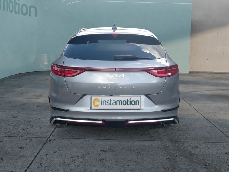 Gebraucht Kia ProCeed GT-Line 140 PS (102 kW) 2024 Silber Kleinwagen