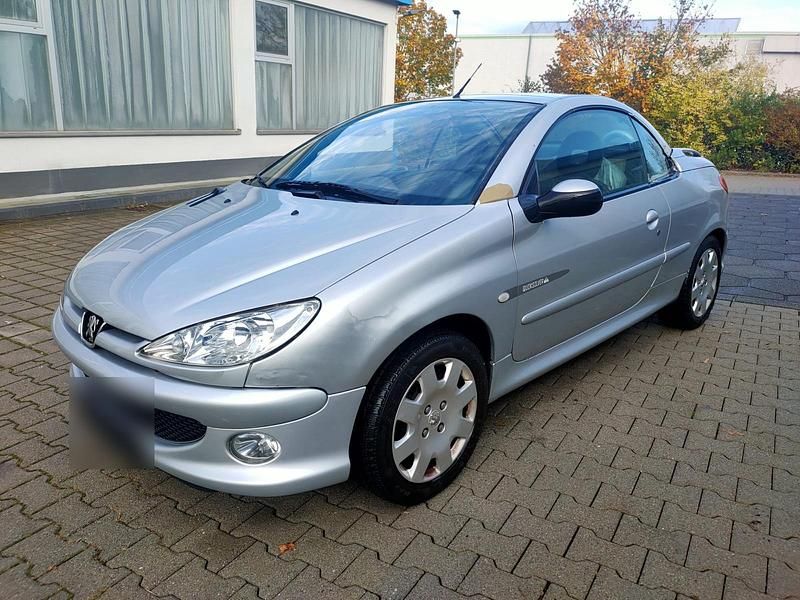 Gebraucht Peugeot 206 CC 109 PS (80 kW) 2005 Silber Cabrio