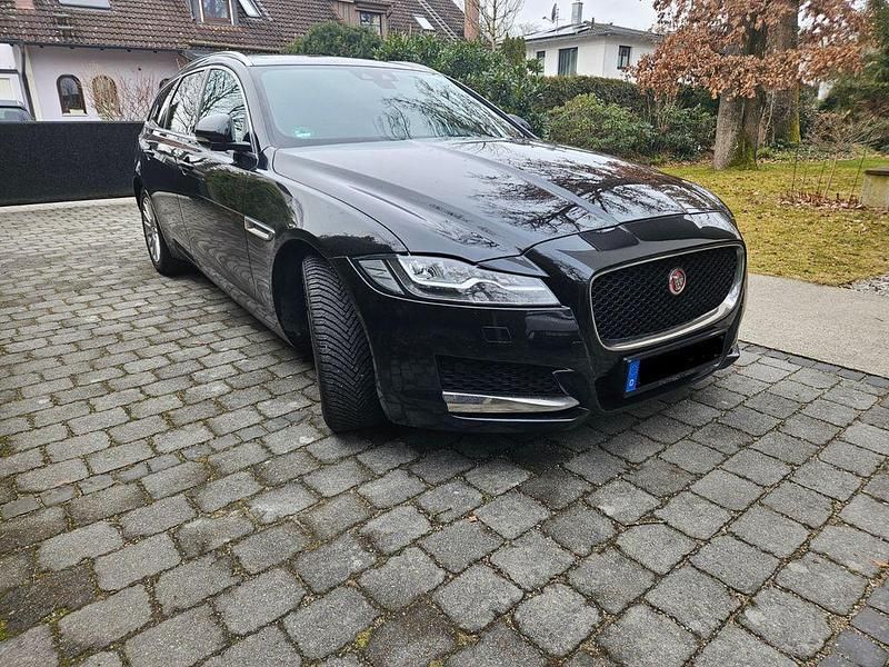 Gebraucht Jaguar XF 163 PS (119 kW) 2019 Schwarz Limousine