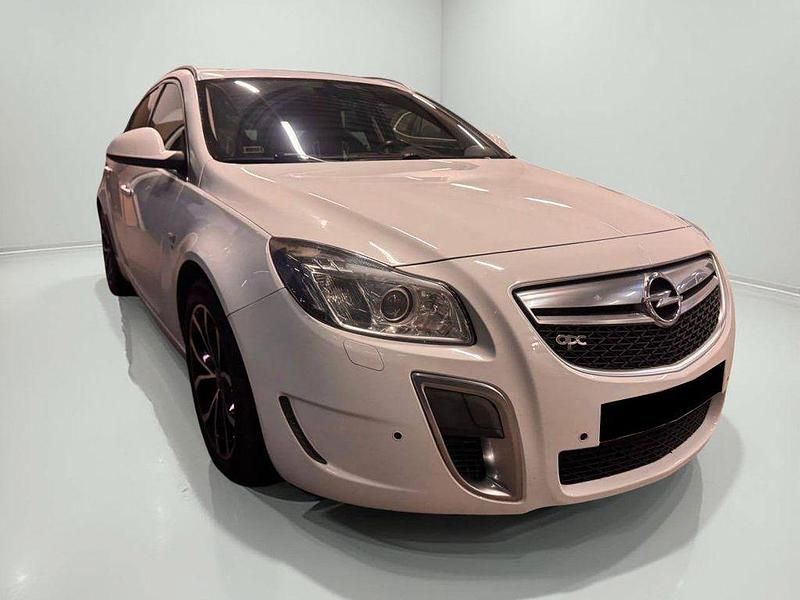 Weiß Gebraucht 2010 Opel Insignia OPC Kombi | 7.999 € (Etwas zu teuer) - Bild 1/4