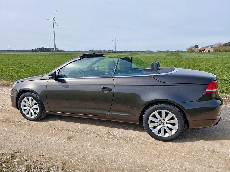 Gebraucht VW Eos 122 PS (89 kW) 2012 Braun Cabrio