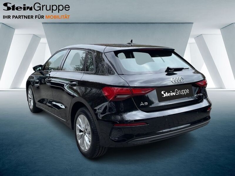 Gebraucht Audi A3 Sportback e-tron Basis 204 PS (150 kW) 2022 Schwarz Kleinwagen