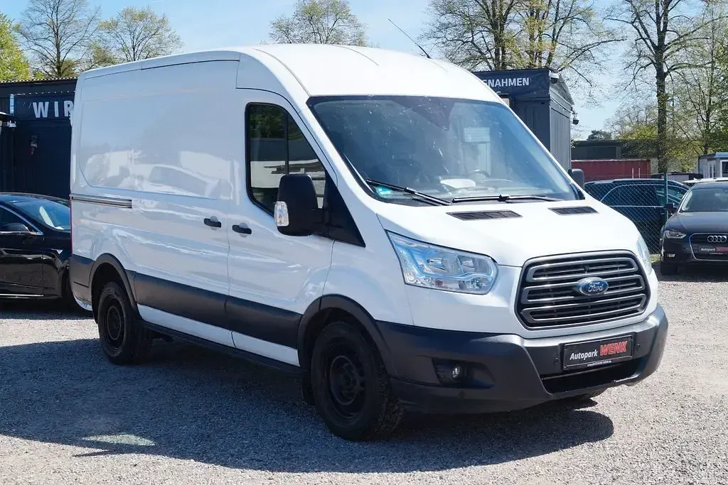 Usado Ford Transit 131 HP (96 kW) 2018 Branco Sedan