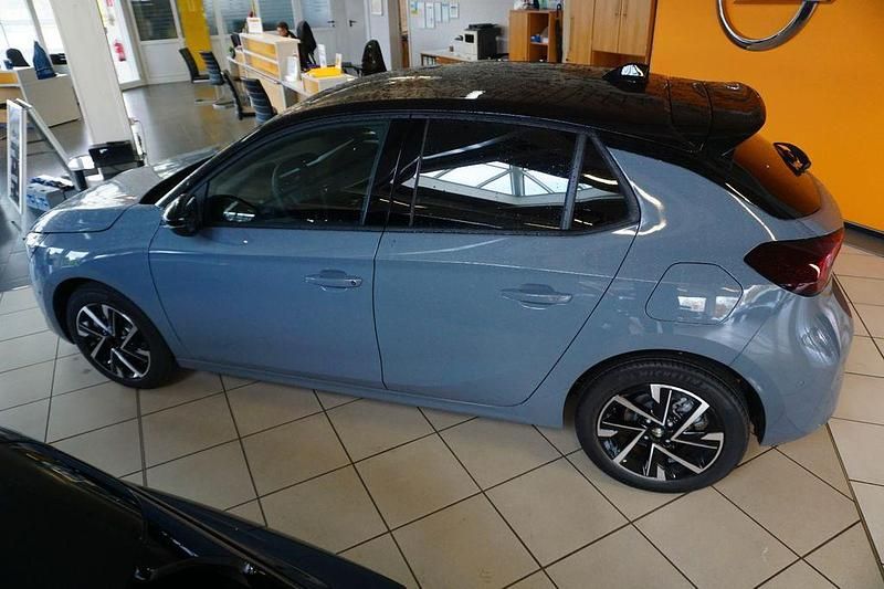 Neu Opel Corsa 136 PS (100 kW) 2025 Grau Limousine