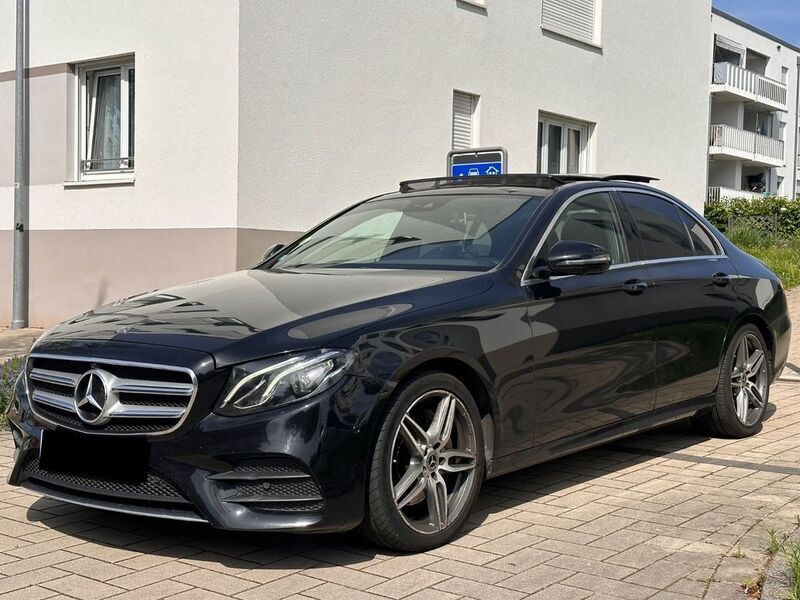 Schwarz Gebraucht 2018 Mercedes E200 AMG Limousine | 16.800 € (Superpreis) - Bild 1/4