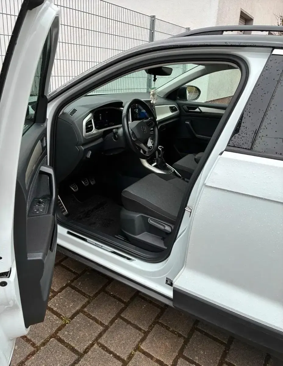 Gebraucht VW T-Roc Move 110 PS (80 kW) 2023 Weiß SUV