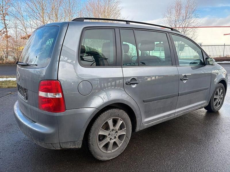 Gebraucht VW Touran Basis 102 PS (75 kW) 2004 Grau Van / Kleinbus