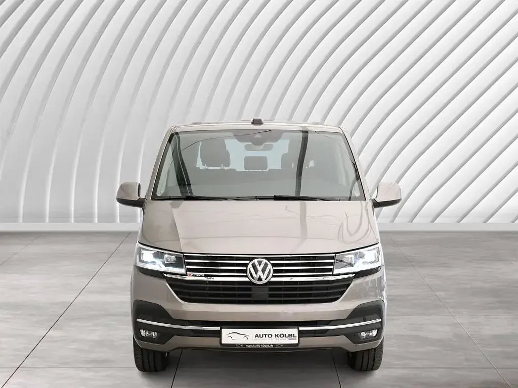 Gebraucht VW T6.1 Generation Six 204 PS (150 kW) 2022 Mojave beige metallic Van