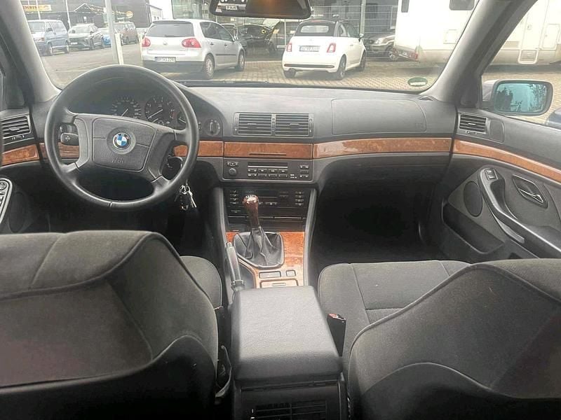 Grau Gebraucht 1997 BMW 523 Limousine | 1.999 € (Superpreis) - Bild 1/4