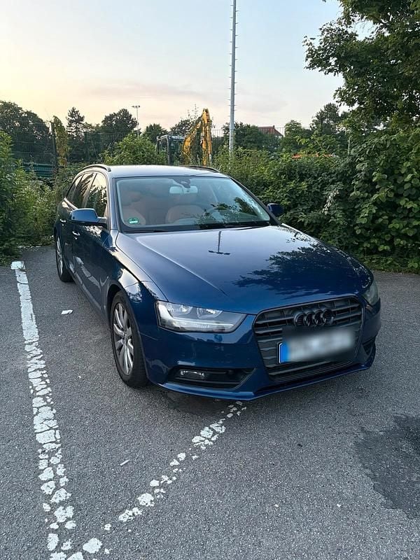 Blau Gebraucht 2012 Audi A4 Ambiente Kombi | 11.500 € (Teuer) - Bild 1/4