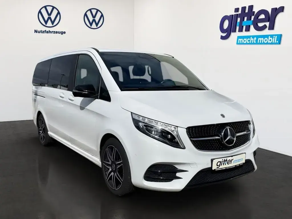 Gebraucht Mercedes V300 239 PS (175 kW) 2020 Bergkristallweiß metallic Van / Kleinbus