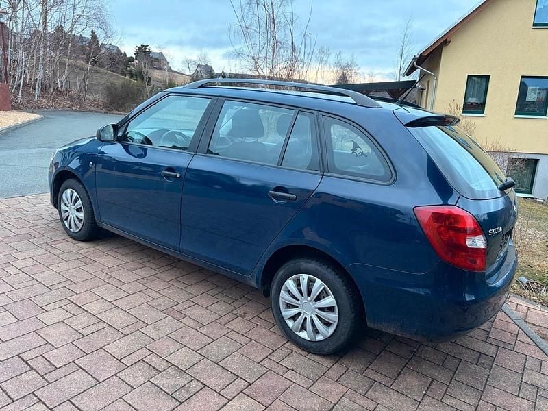 Gebraucht Skoda Fabia 69 PS (50 kW) 2014 Blau Kombi