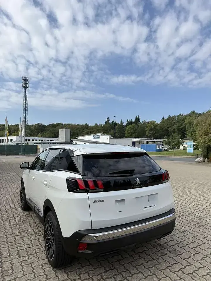 Gebraucht Peugeot 3008 Allure 177 PS (130 kW) 2019 Weiß SUV
