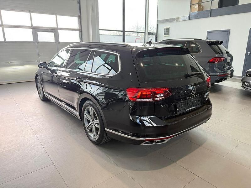 Gebraucht VW Passat R-line 200 PS (147 kW) 2022 Schwarz Kombi