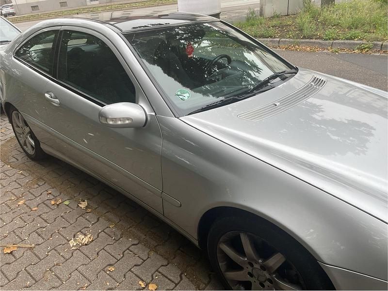 Grau Gebraucht 2002 Mercedes C230 Coupé | 1.300 € (Guter Preis) - Bild 1/4
