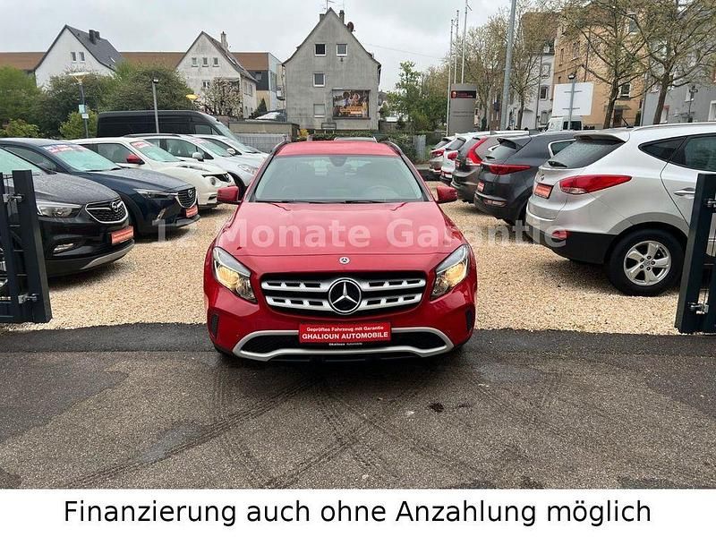 Gebraucht Mercedes GLA200 156 PS (114 kW) 2019 Rot SUV