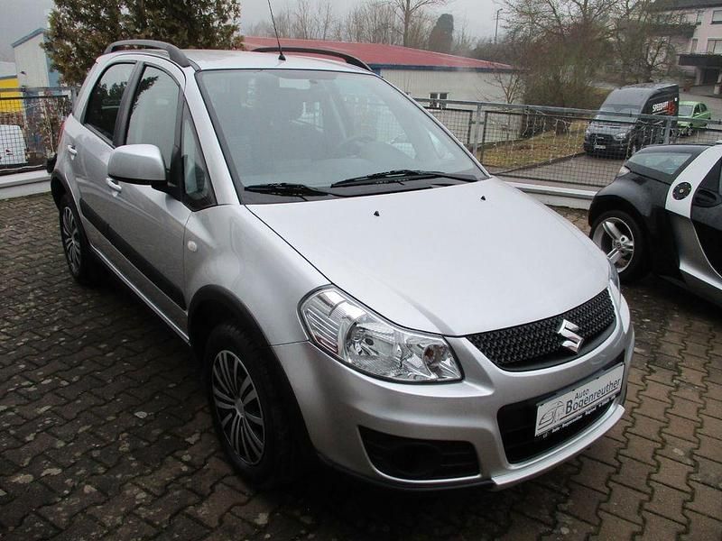 Silber Gebraucht 2010 Suzuki SX4 SUV | 6.790 € (Fairer Preis) - Bild 1/4