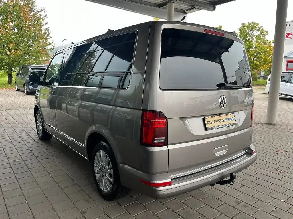 Gebraucht VW T6.1 150 PS (110 kW) 2021 Mojavebeige Van