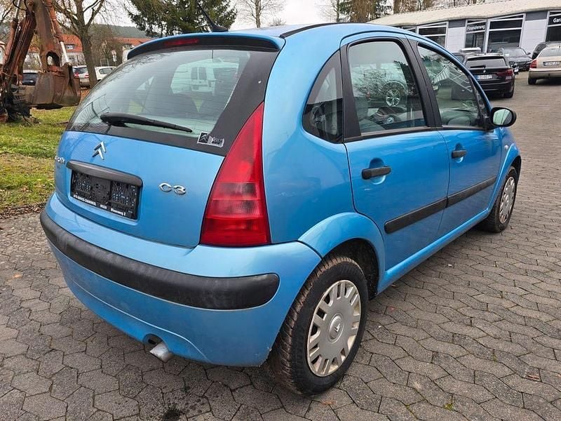 Usado Citroën C3 60 CV (44 kW) 2003 Azul Berlina