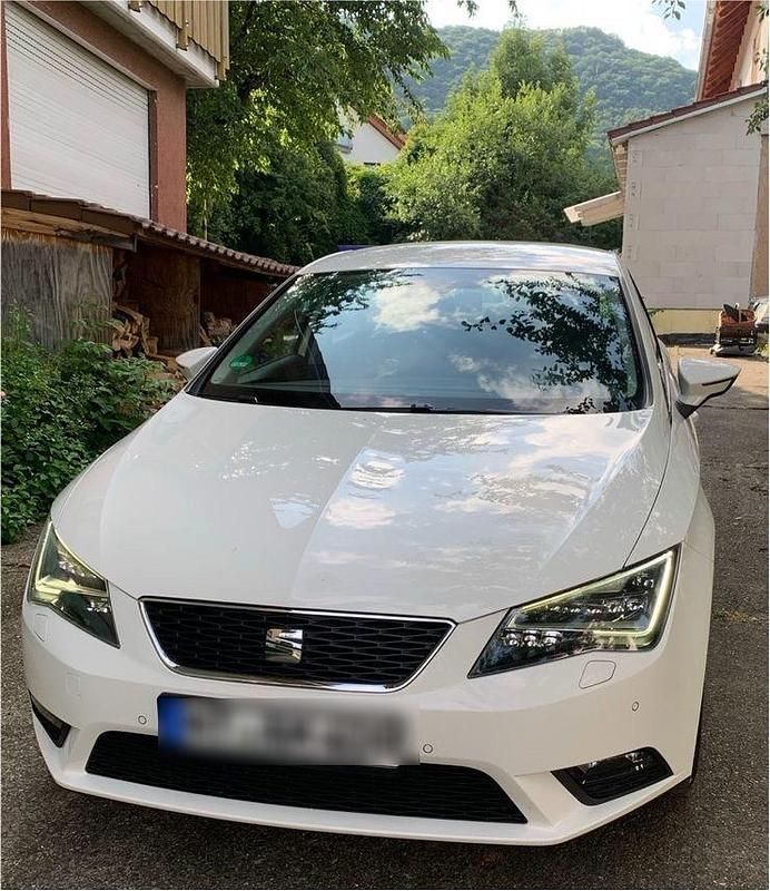 Weiß Gebraucht 2014 Seat Leon Kleinwagen | 8.400 € (Fairer Preis) - Bild 1/4