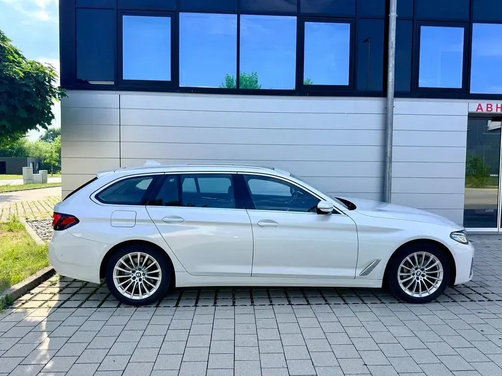 Gebraucht BMW 540 Luxury Line 333 PS (244 kW) 2021 Weiß Kombi