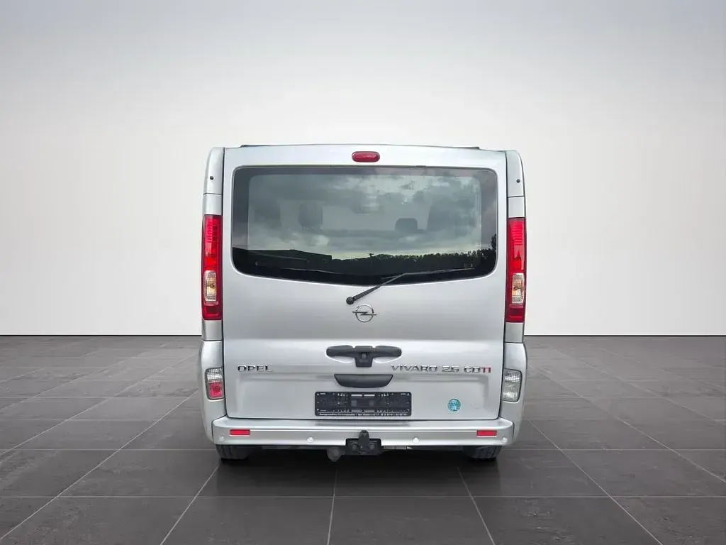 Gebraucht Opel Vivaro 145 PS (106 kW) 2011 Van / Kleinbus