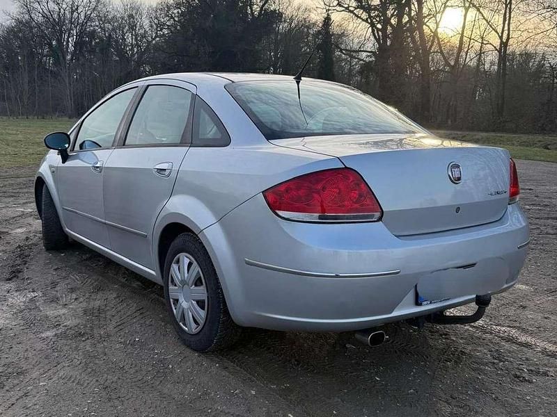 Gebraucht Fiat Linea Emotion 120 PS (88 kW) 2008 Limousine