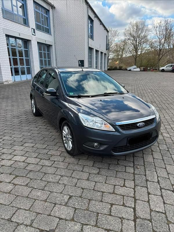 Gebraucht Ford Focus Style 101 PS (74 kW) 2011 Grau Limousine