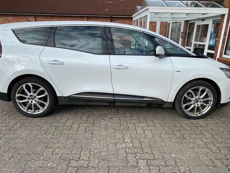 Weiß Gebraucht 2019 Renault Grand Scénic IV Bose Edition Van / Kleinbus | 14.100 € (Guter Preis) - Bild 1/4