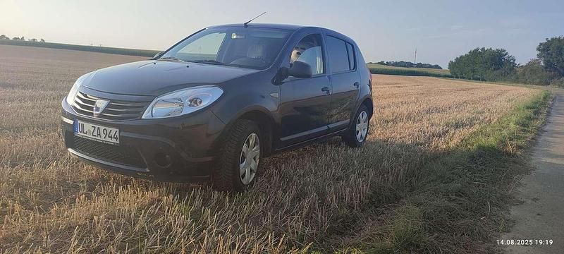 Blau Gebraucht 2010 Dacia Sandero Ambiance Kleinwagen | 1.200 € (Fairer Preis) - Bild 1/4