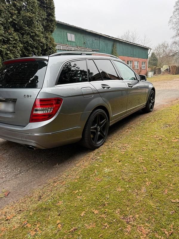 Gebraucht Mercedes C350 265 PS (194 kW) 2012 Kombi