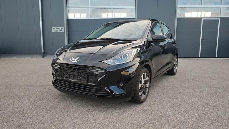 Schwarz Gebraucht 2024 Hyundai i10 Comfort Kleinwagen | 14.490 € (Superpreis) - Bild 1/4