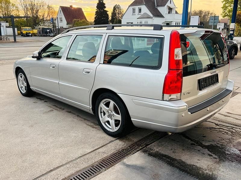 Gebraucht Volvo V70 163 PS (119 kW) 2007 Silber Kombi