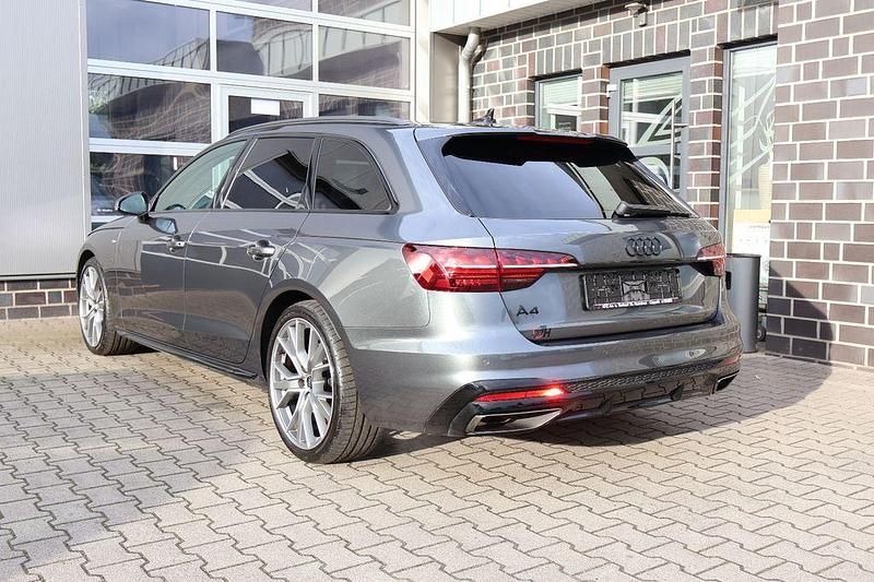Grau Gebraucht 2024 Audi A4 S-Line Kombi | 35.490 € (Fairer Preis) - Bild 1/4