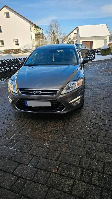 Gebraucht Ford Mondeo 163 PS (119 kW) 2010 Grau Limousine